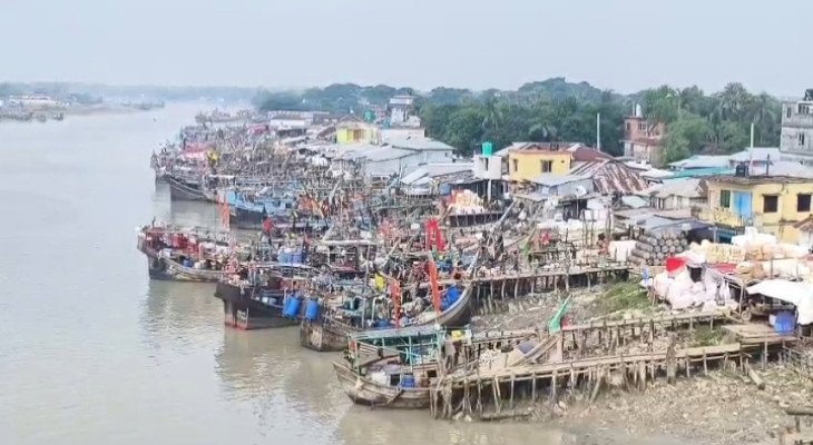 22-day ban on sea fishing begins  on Thursday midnight 